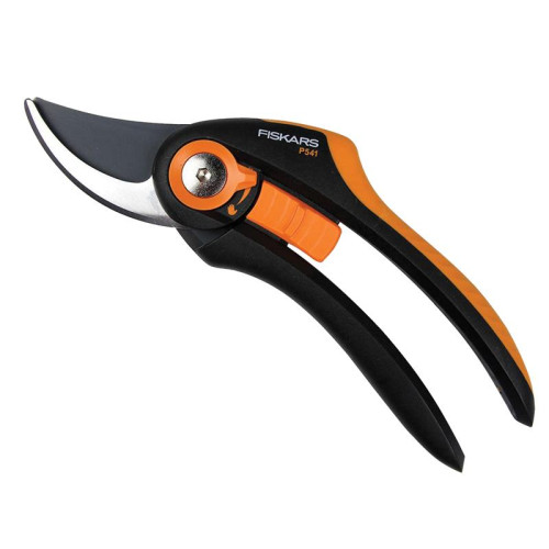 Fiskars P541 Plusâ„¢ Bypass Pruner