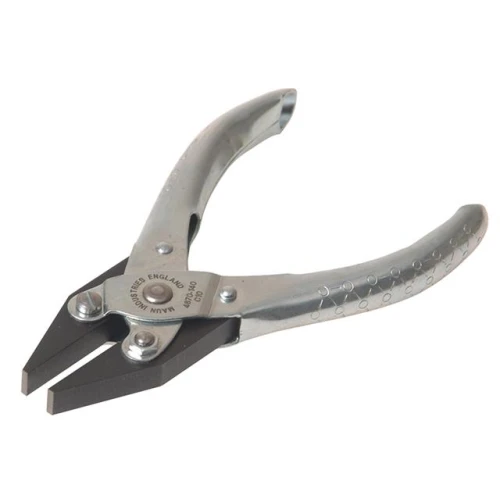 Maun Flat Nose Pliers Smooth Jaw 140mm (5 1/2in)